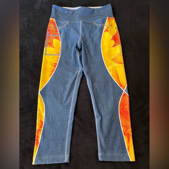 INKnBURN Sunflower Capris - Picture 2 of 14